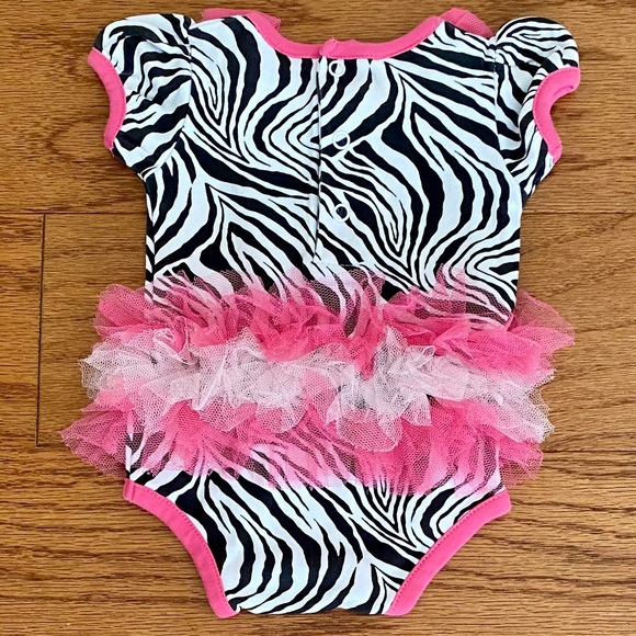 Babyrageous | zebra print with pink tulle accents - Picture 4 of 4